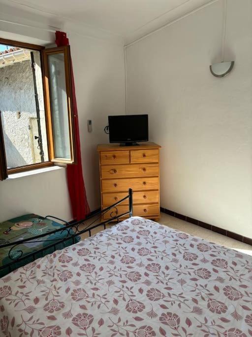 Maison De Proche Mer, En Camargue Sur Le Chemin De Saint Jacques De Compostelle, Clim Reversible Vauvert