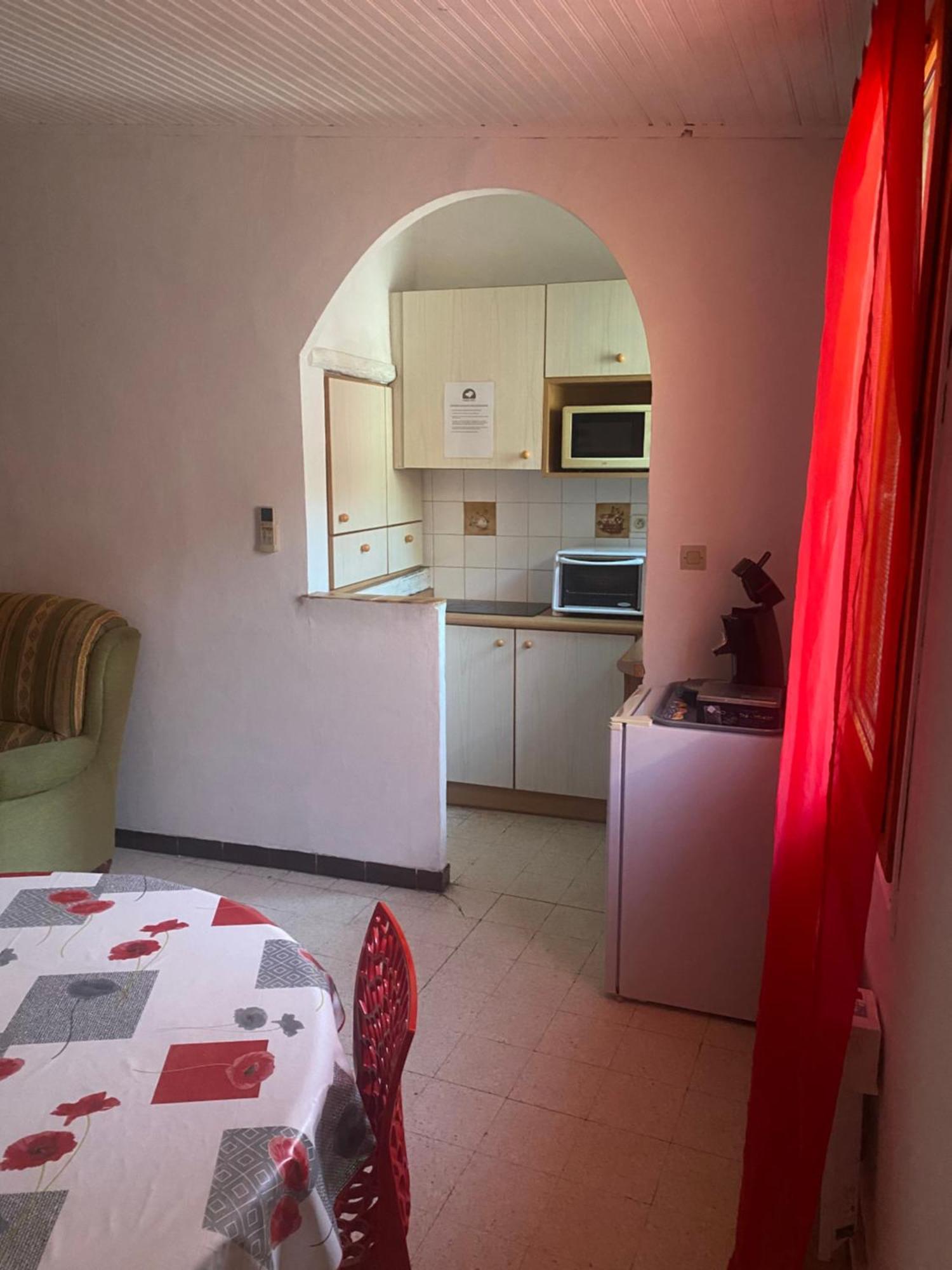 Maison De Proche Mer, En Camargue Sur Le Chemin De Saint Jacques De Compostelle, Clim Reversible Vauvert